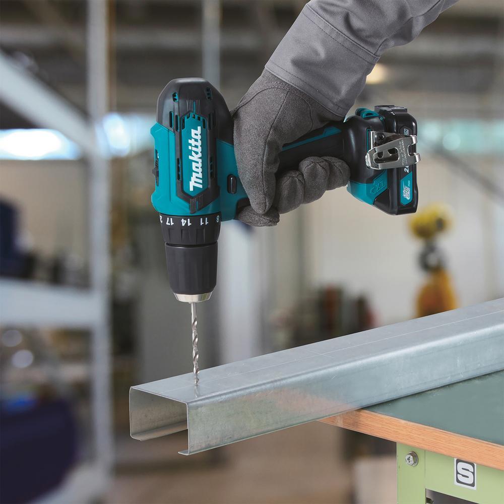 Trapano avvitatore Makita con percussione CXT HP333DSA